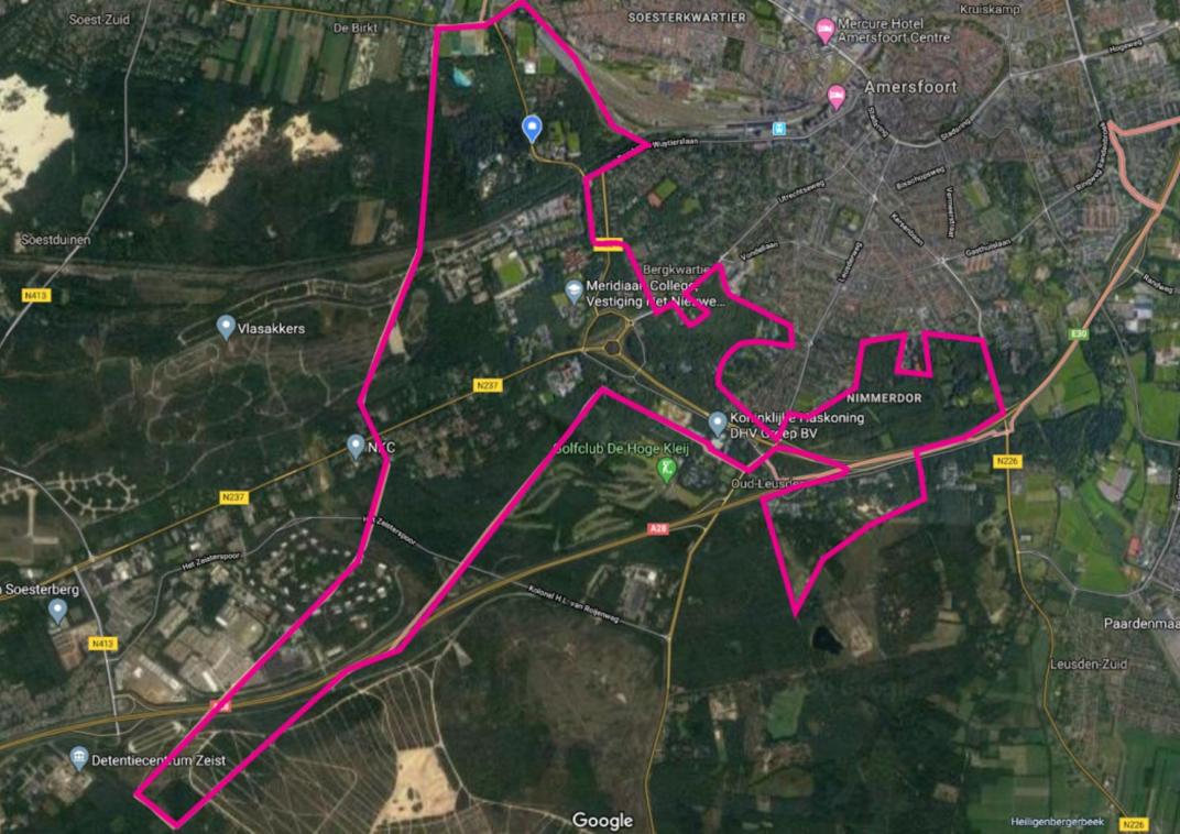 Plattegrond met daarop met roze lijnen aangegeven de Amersfoortse Heuvelrug