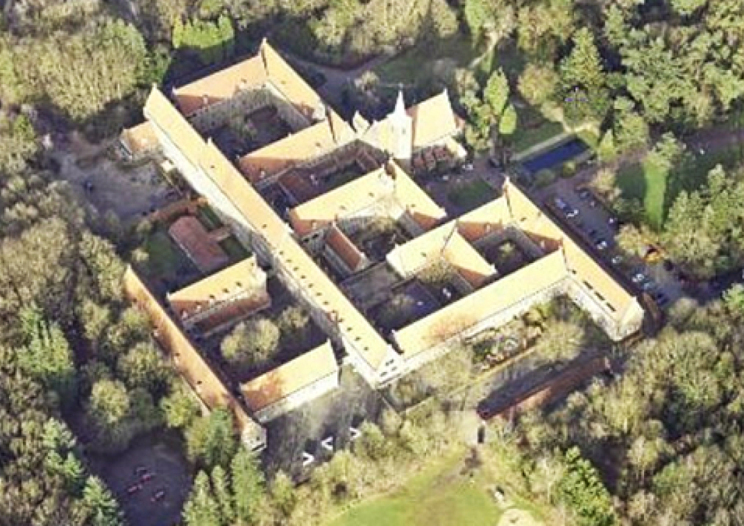 Luchtfoto van het Eemklooster