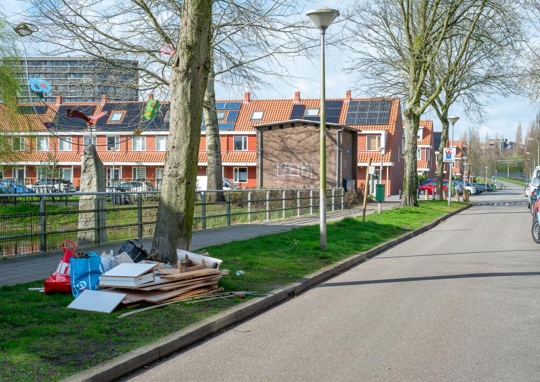 Gedumpt afval in de openbare ruimte