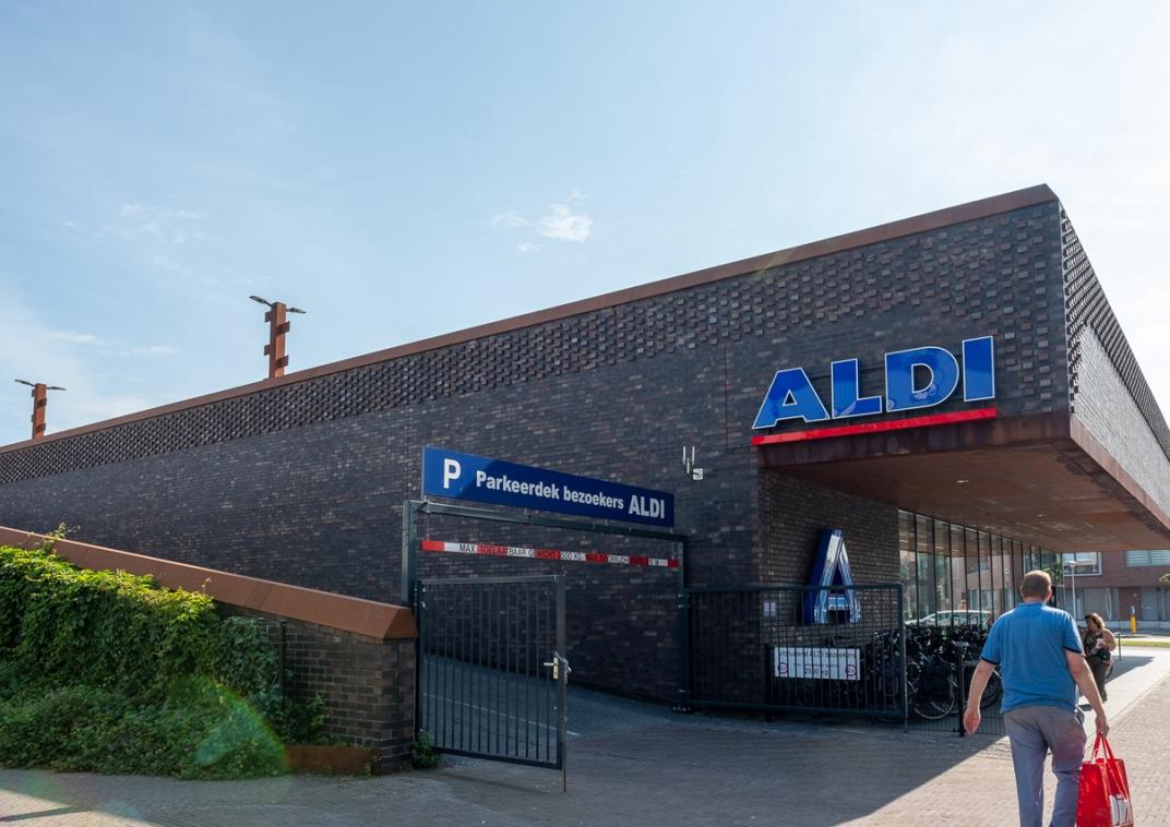 De helling naar een parkeerdek aan het Neptunusplein