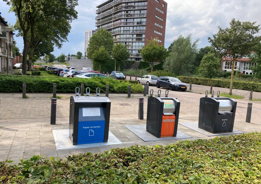 3 containers in de wijk