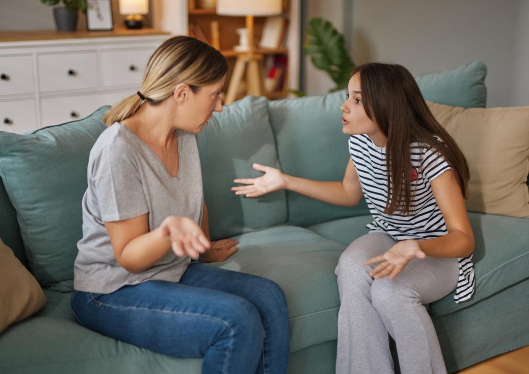 moeder en dochter in discussie