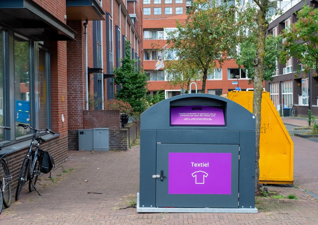 Foto van een textielcontainer