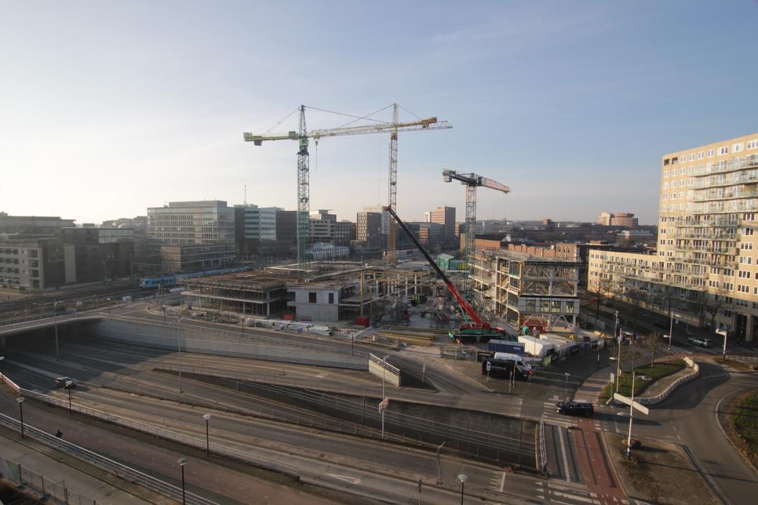 De bouwplaats van het Huis voor de Stad