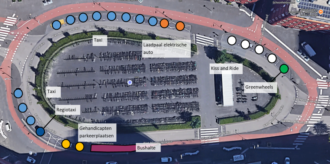 Plattegrond van het Piet Mondriaanplein met in het westen de standplaatsen voor taxi's