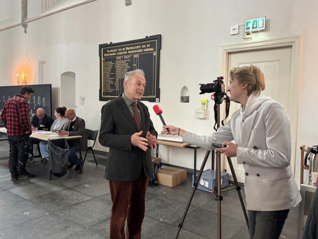 Waarnemend burgemeester in een interview tijdens de verkiezingen