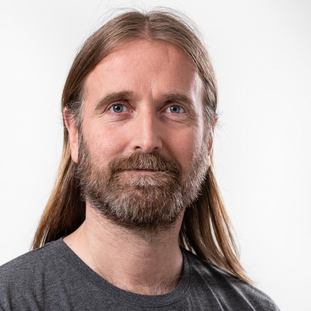 Portretfoto van Jasper Fastl